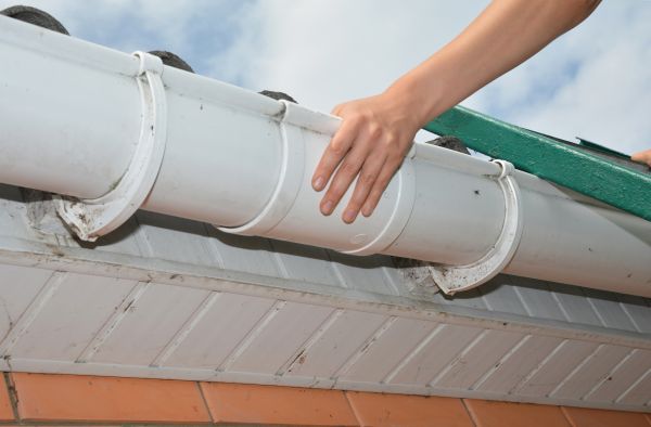Gutter Reattachment in Vallejo